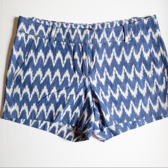 J.Crew Blue White Ikat Print Short Size 6 - Picture 2 of 5